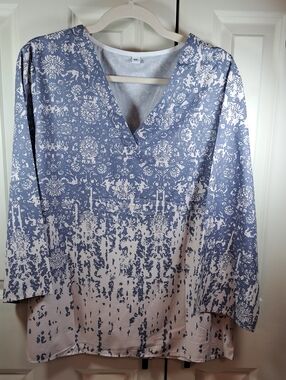 Women's V-Neck Printed Tunic Top - Blue & White